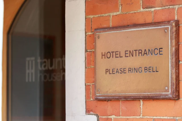Taunton House Hotel